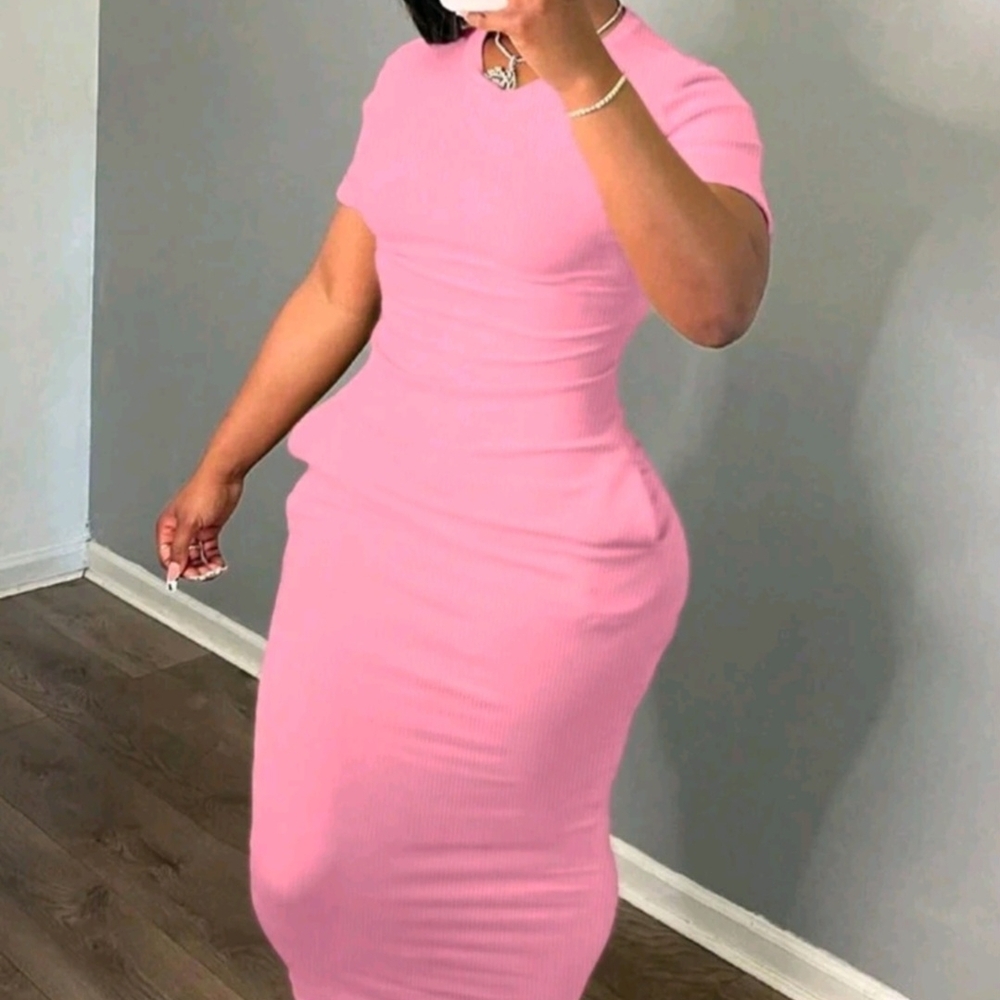 Plus -Pink Bodycon Dress w/pockets. Fitted, some stretch, tried on, never worn.